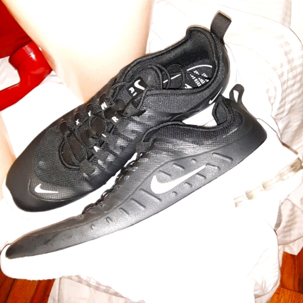 Nike Air Max Axis for men